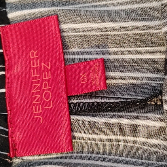 2/$30 Jennifer Lopez Striped Capri Pants - Picture 3 of 7